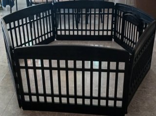 Recinto per cani nero
