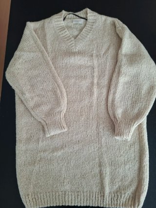Vestido corto de punto beige