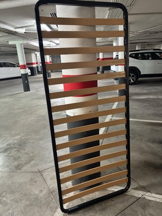 Struttura a doghe con telaio metallico