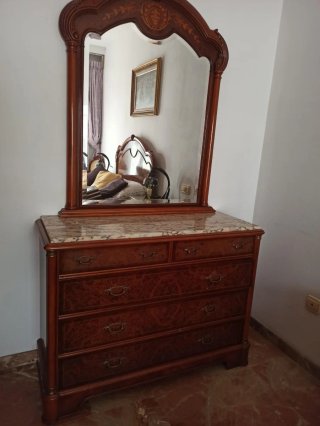 Camera da letto completa in legno e marmo