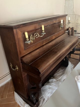 Piano Vertical de Madera
