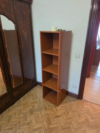 Estantería de madera
