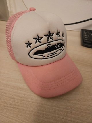 Gorra Corteiz Rosa y Blanca