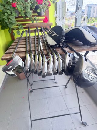 Set de golf taylor made, Titleist y Putter Ping