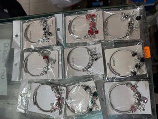 Pulseras tipo Pandora de acero