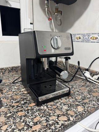 Cafetera De'Longhi ECP 33.21 Negra y Plata
