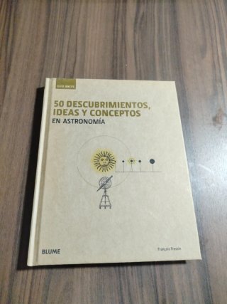 50 Descubrimientos, Ideas y Conceptos en Astron...