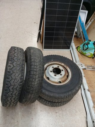 Llantas y Neumáticos Iveco 4x4 7.5
