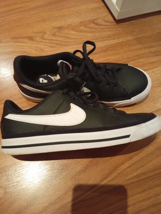 Zapatillas Nike Negras y Blancas