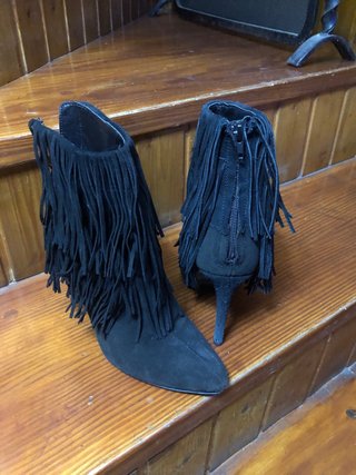 Botines Negros con Flecos