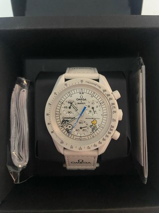Reloj Omega x Swatch MoonSwatch Snoopy