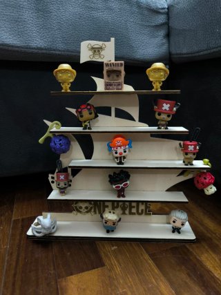Espositore in legno One Piece per sorprese
