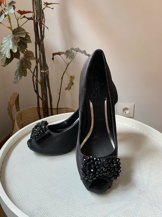 Zapatos de tacón Sfera negros con pedrería
