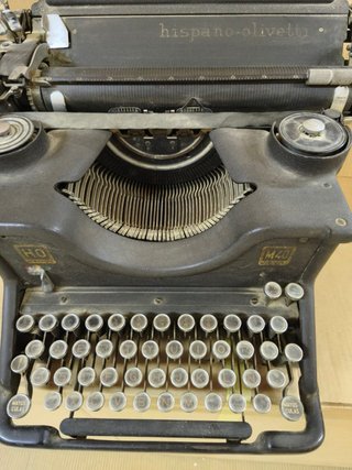 Máquina de escribir Hispano-Olivetti M40