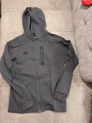 Chaqueta Adidas Gris con Capucha