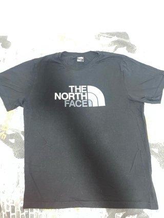 Camiseta The North Face Negra