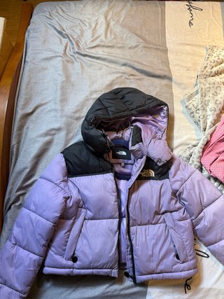 Cazadora The North Face Morada y Negra