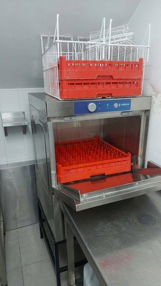 Lavavajillas Industrial Edenox con Cestas