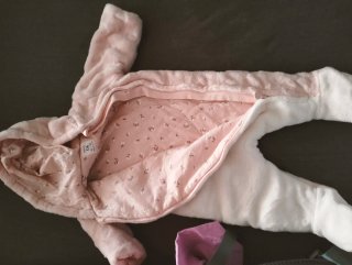 Buzo C&A para bebé 2-4 meses