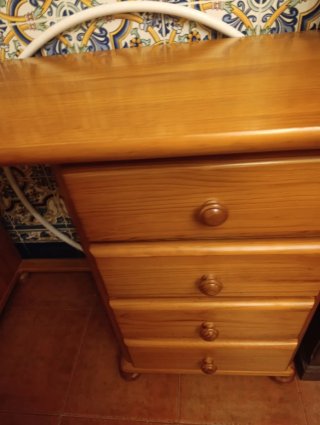 Mesa de estudio de madera