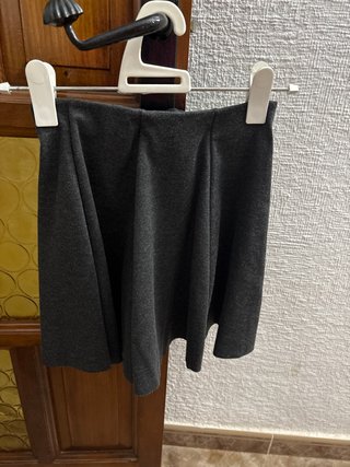 Falda corta Zara gris talla S