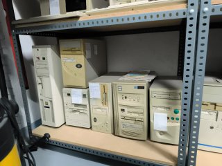 Lotto di vecchie torri PC (8086, 80286, 80386, 80486,...)