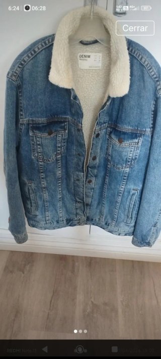 Cazadora vaquera Bershka con borreguillo
