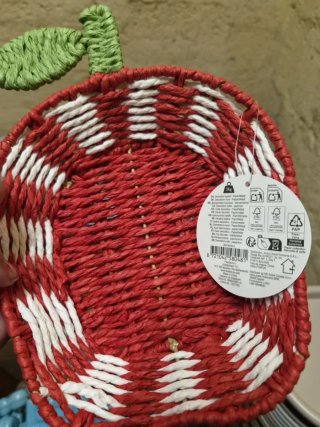 Cesta con forma de manzana