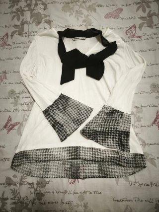 Camiseta Desigual Blanca y Negra Talla L