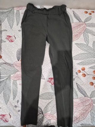 Pantalón holgado verde oliva