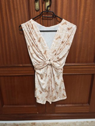 Blusa Estampada con Nudo