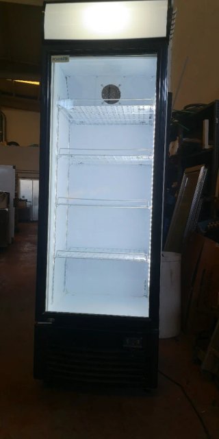 Nevera expositora vertical