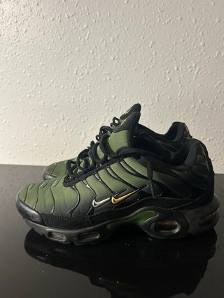 Nike TN Air Max Plus Verde Militar y Negro