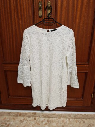 Vestido corto de encaje Sfera