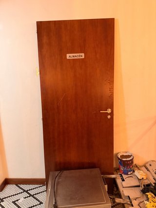Puerta de Madera con Manilla