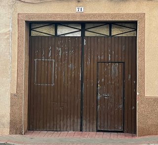 Puerta de Garaje o Nave con Puerta Peatonal