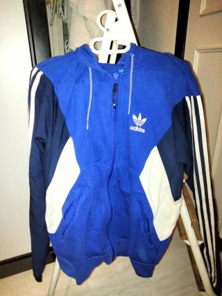 Chaqueta adidas con capucha