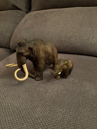 Set de 2 Figuras Coleccionables de Mamuts