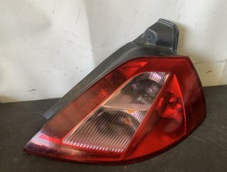 Piloto tras der renault 8200073237 megane ii 56030