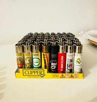 Confezione da 48 accendini Clipper