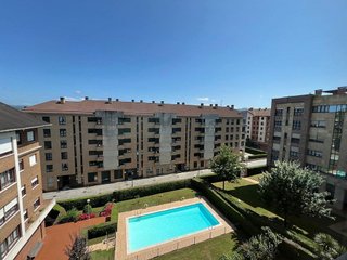 Piso en alquiler en Viesques en Gijón