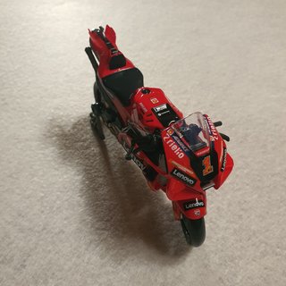Moto a escala Ducati MotoGP Francesco Bagnaia