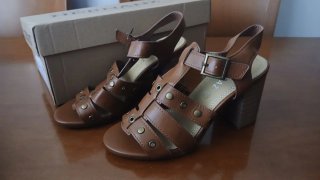 Sandalias de tacón marrones