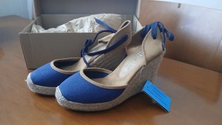 Cuñas de esparto azules