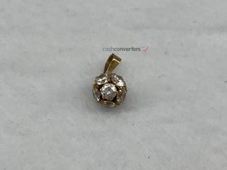 colgante oro 18k con piedra