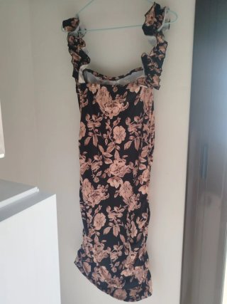 Vestido midi estampado de tirantes