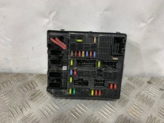 CAJA RELES / FUSIBLES RENAULT SCENIC III (JZ) 284B62342R 106750