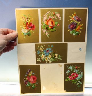 Cromos, estampas antiguas flores en fondo dorado 1900 - 1920.