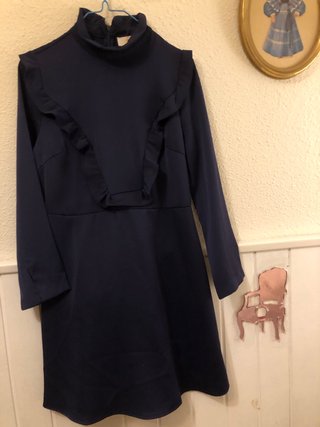Vestido azul con volantes