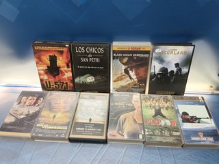 10 cintas VHS, 6 películas bélicas